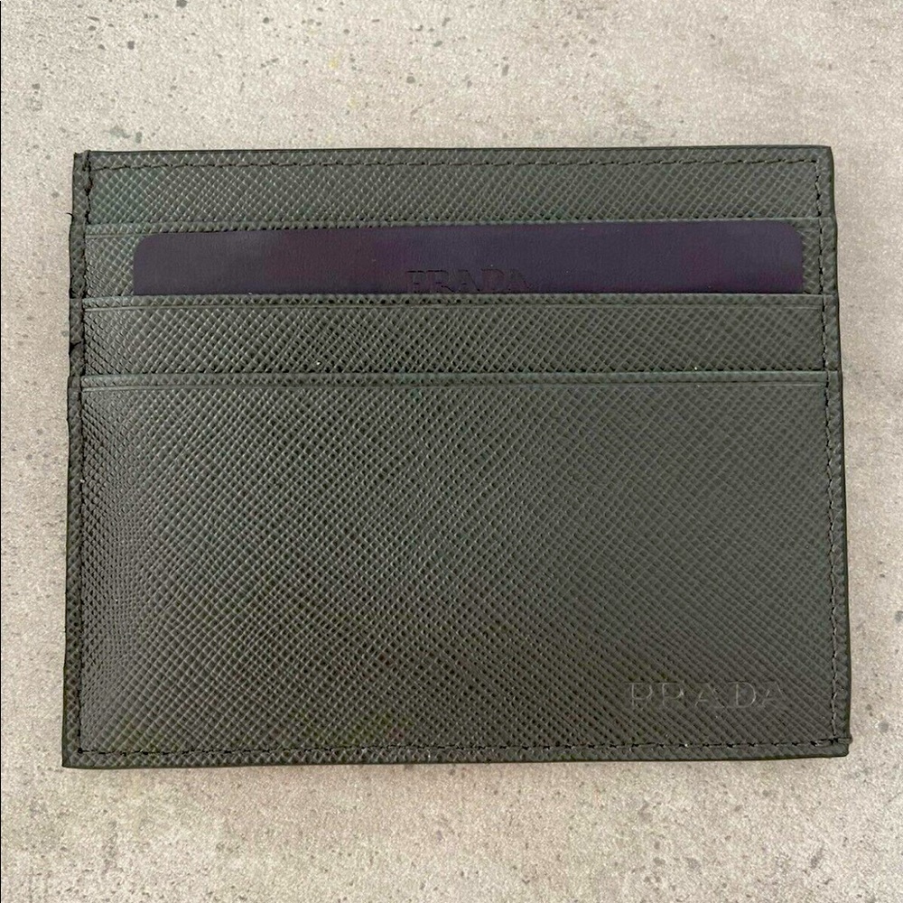 Brand NEW PRADA saffiano leather men’s card wallet